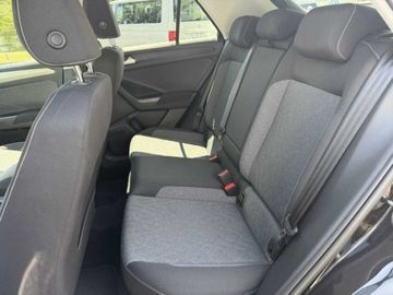 Fotografie des VW T-Roc 1,0l TSI Move