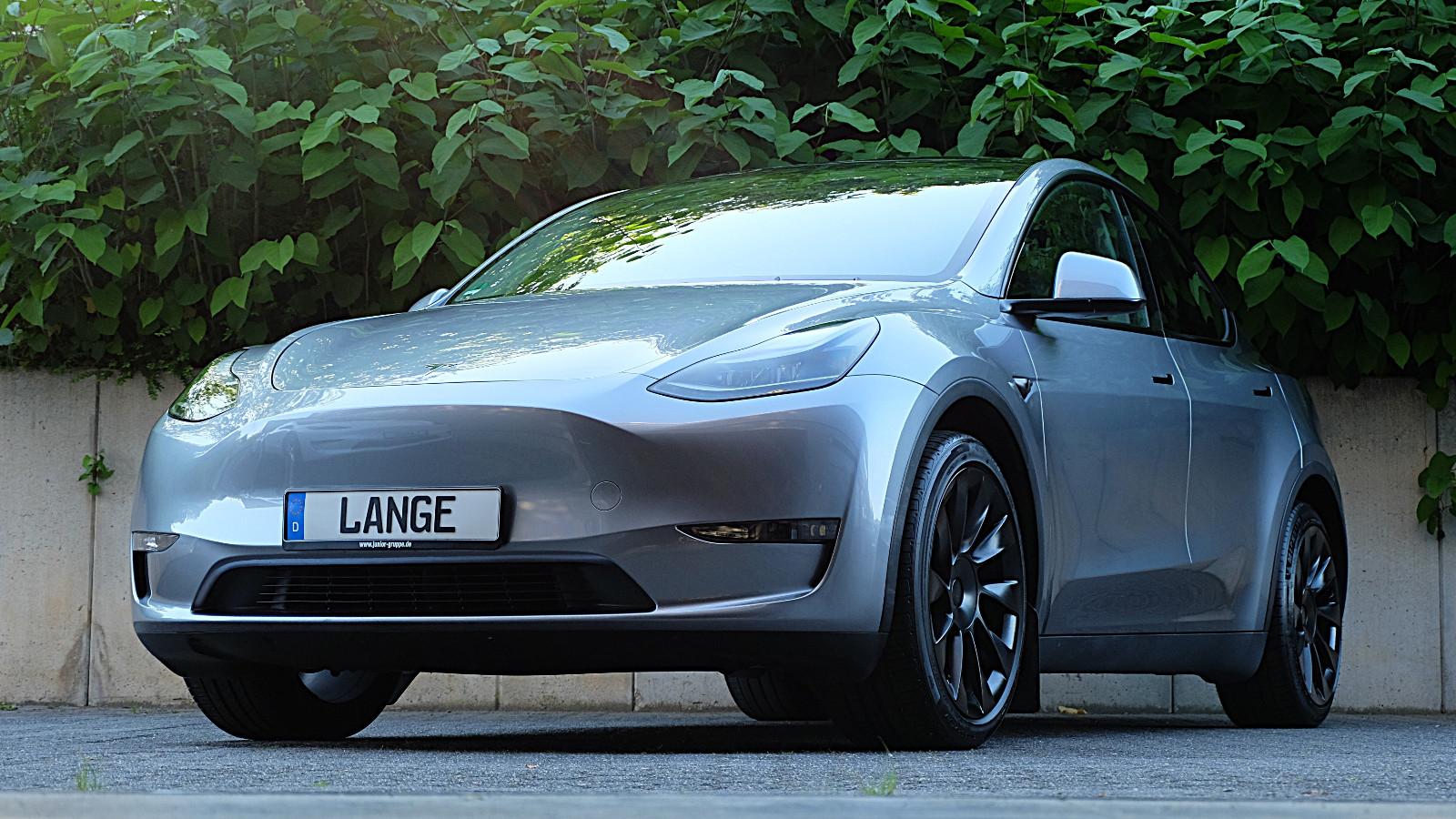 Tesla Model Y Long Range Dual AWD