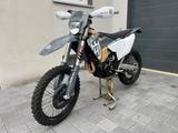 Husqvarna FE 350 PRO, MY 2024 TOP - HUSQVARNA FE 350 PRO