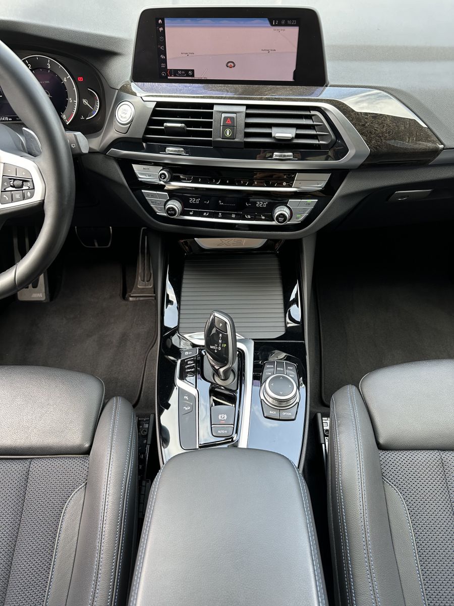 Fahrzeugabbildung BMW X3 xDrive30d M-Sport NAV+LED+AHK+PANO+HUD+ACC+PP