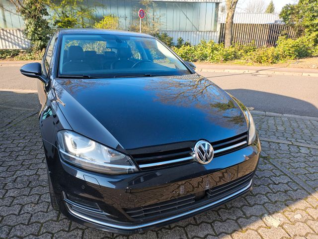 Volkswagen Golf 1.6 TDI DSG*LEDER*NAVI*LED*