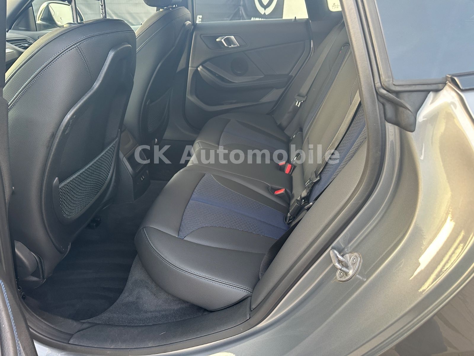 Fahrzeugabbildung BMW 218i Gran Coupé M-Sport/Shadow-LineNavi/LED