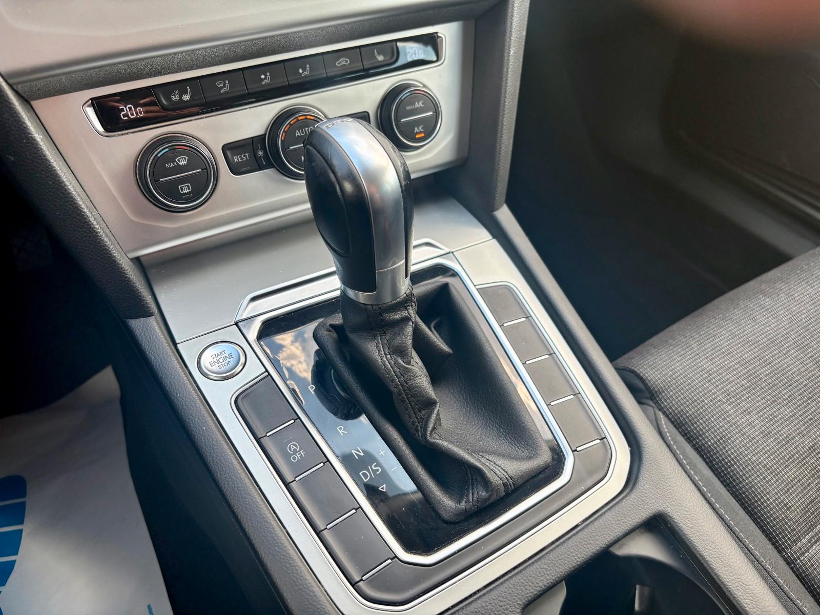 Volkswagen Passat Variant 2.0 TDI DSG Navi ACC SPORTSITZE