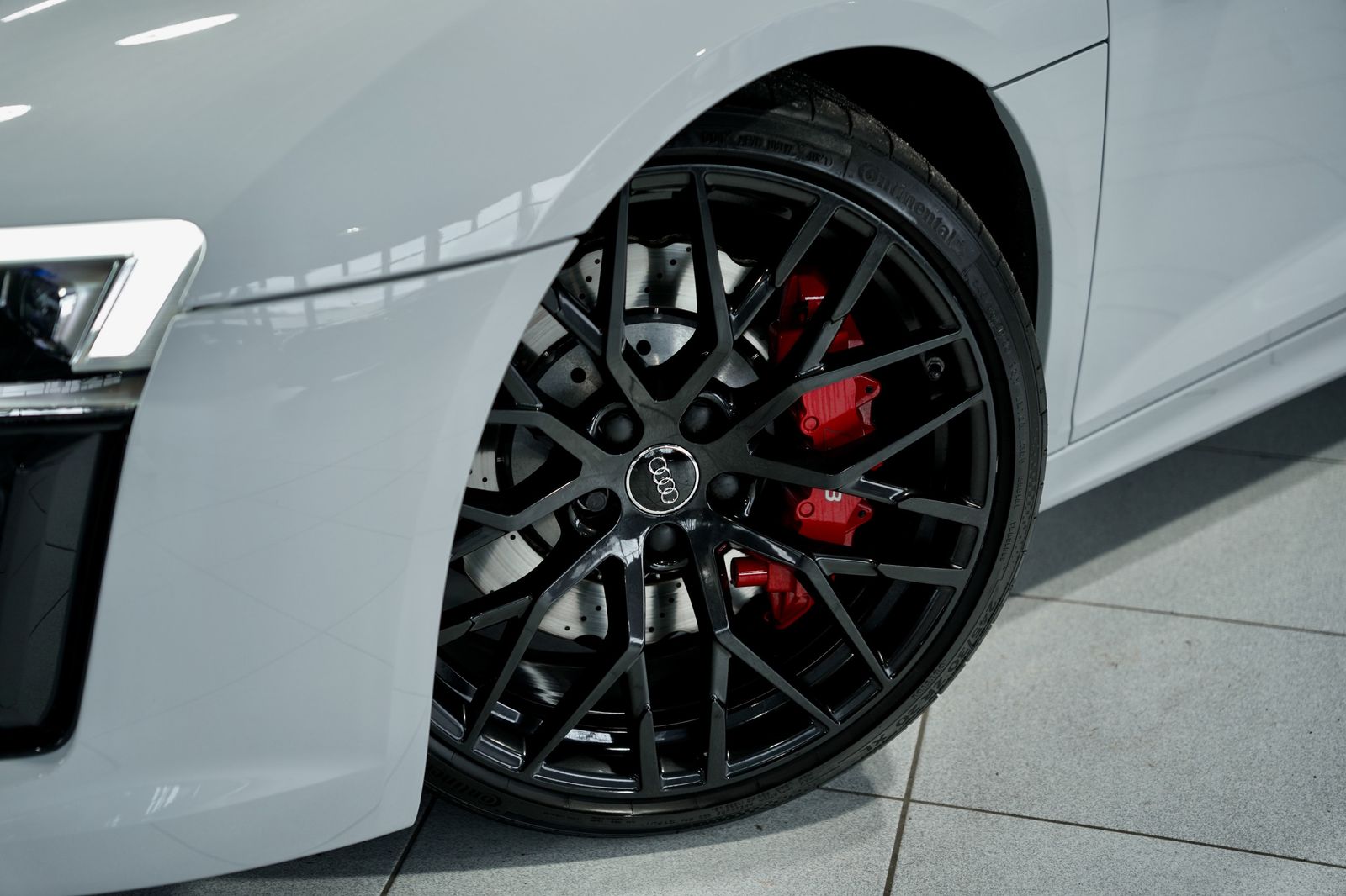 Audi R8