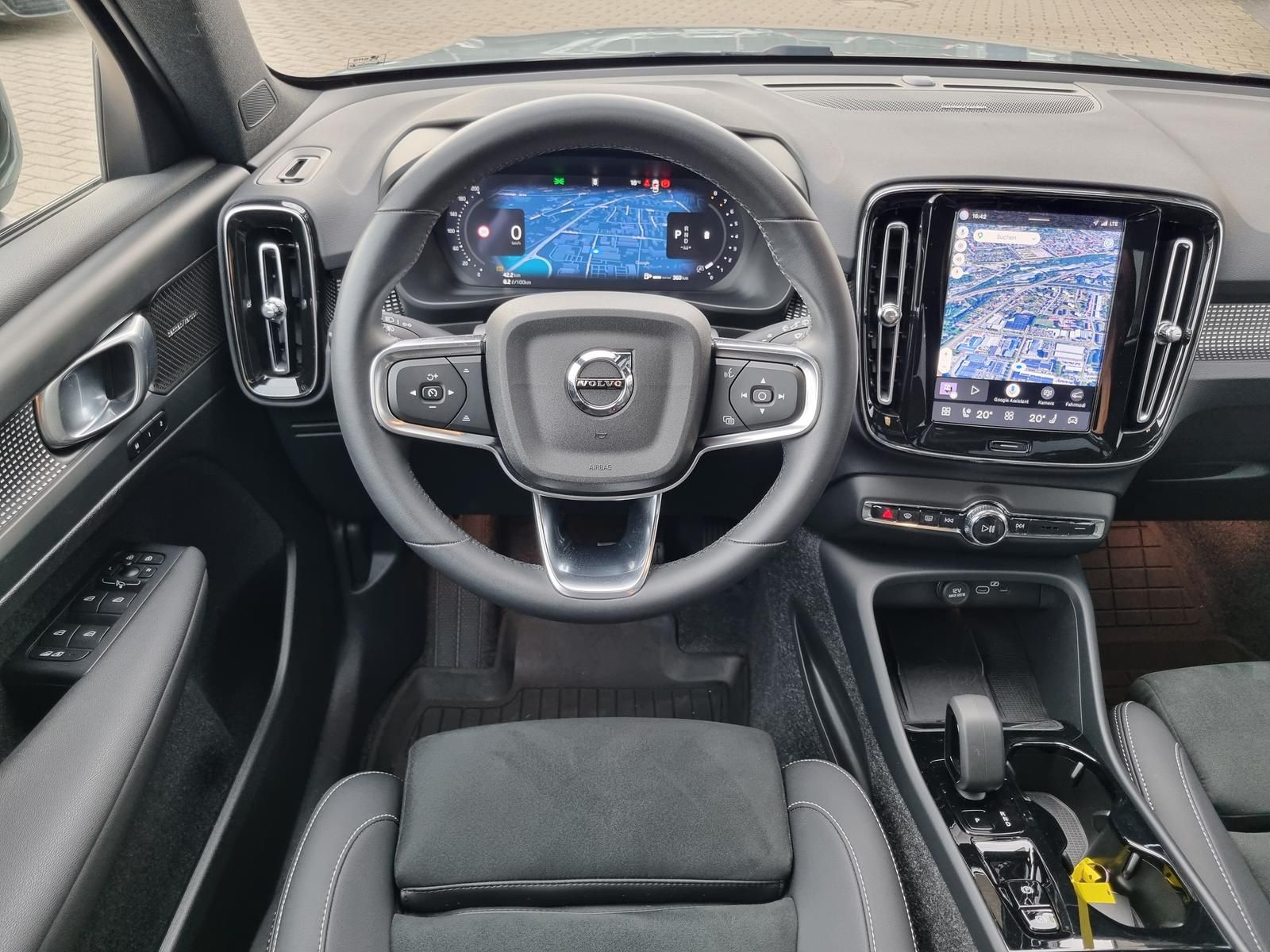 Fahrzeugabbildung Volvo XC40 B4 Ultra Dark '20 Zoll,Glasdach, 360-Cam'