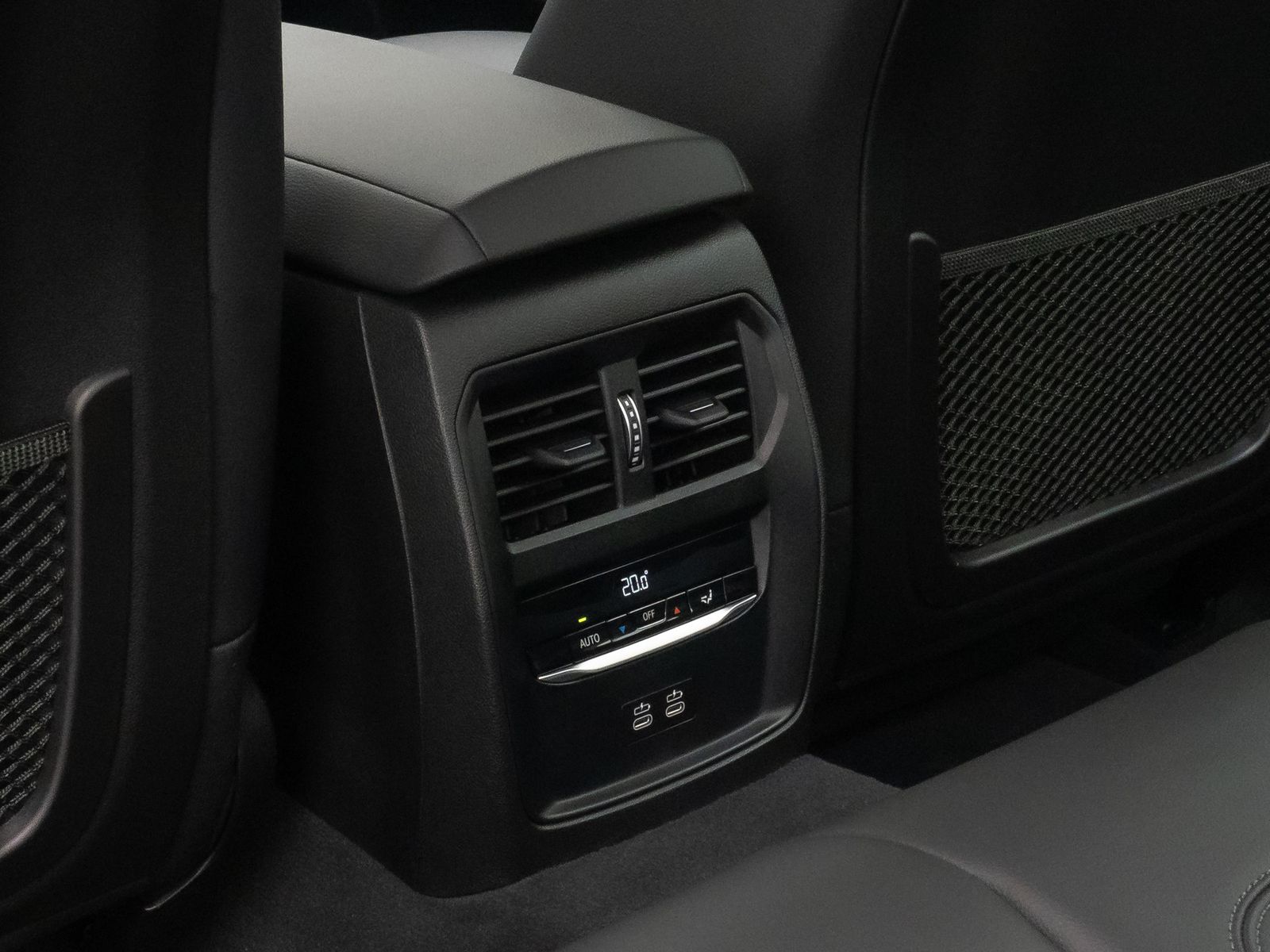 Fahrzeugabbildung BMW 330e 360°Laser HUD DAB HiFi Komfort Sport Leder