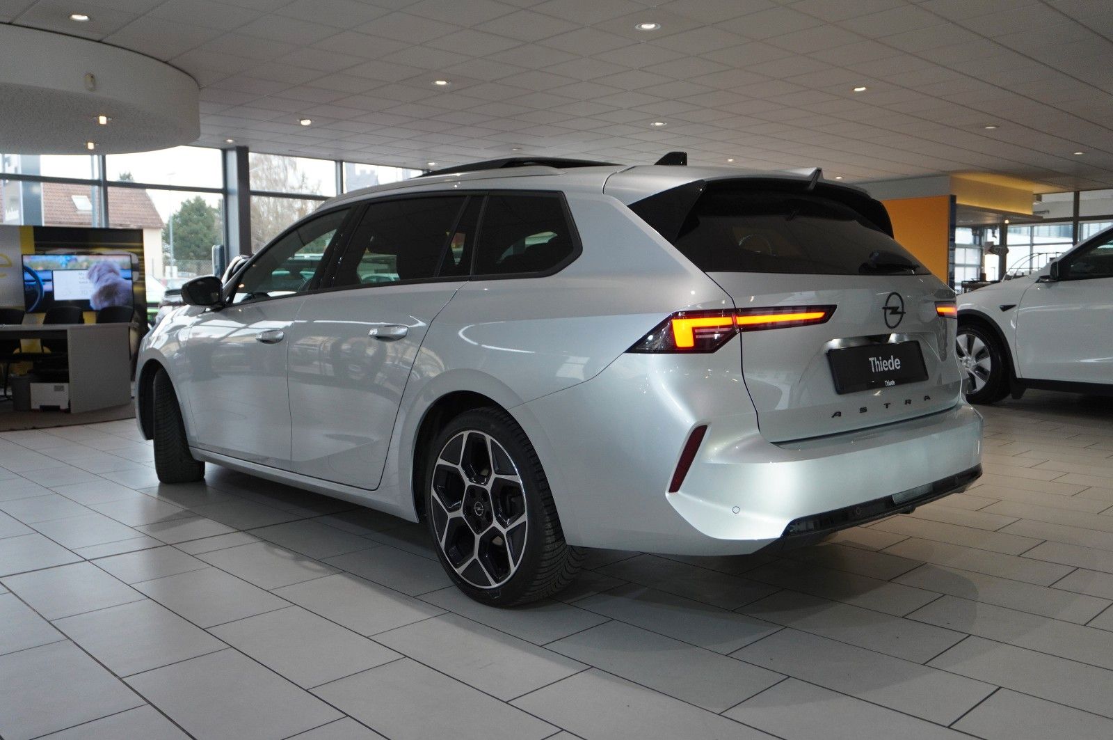 Fahrzeugabbildung Opel Astra L ST 1.5D ULTIMATE NAVI/LED/360°/PANO./DAB