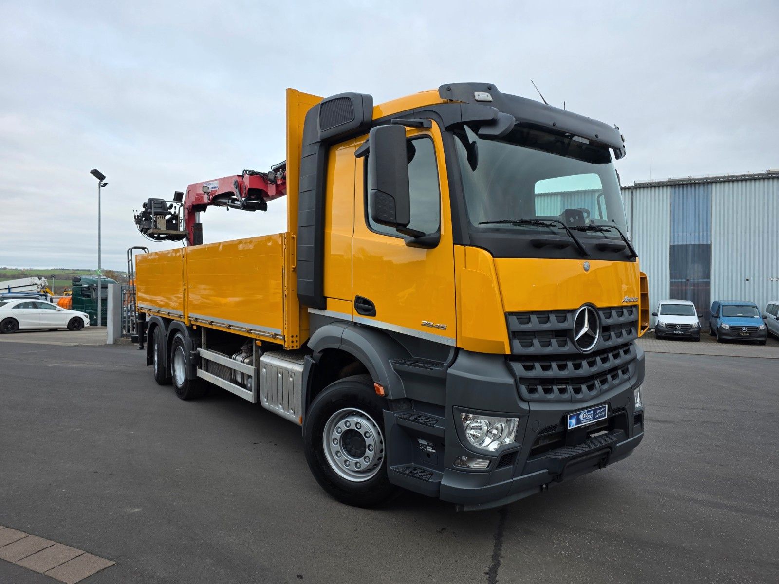 Fahrzeugabbildung Mercedes-Benz Arocs 2545 L 6x2 HMF 2110L Zange Retarder