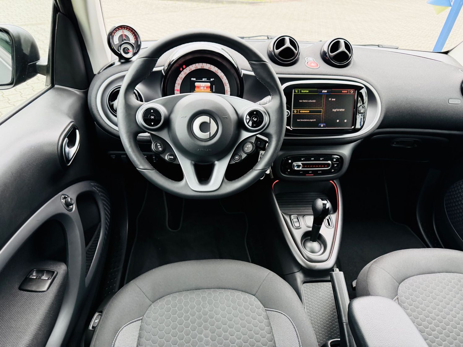 Fahrzeugabbildung Smart forTwo EQ EXCLUSIVE, Winter, LED, PTS, RFK, Pano