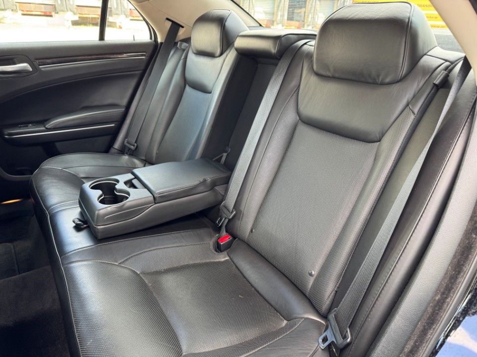 Fahrzeugabbildung Chrysler 300C 3.6 Limited 4x4 Leder Kamera 20 Zoll Alu