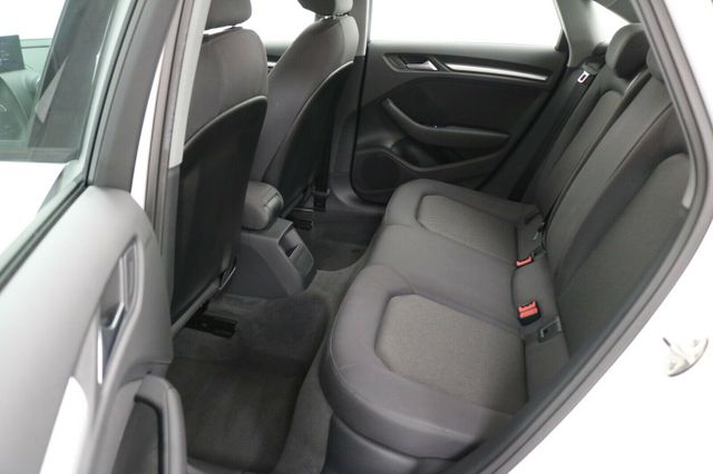 Fahrzeugabbildung Audi A3 Limousine 1.6 TDI Navi Sitzhzg Business Einpa