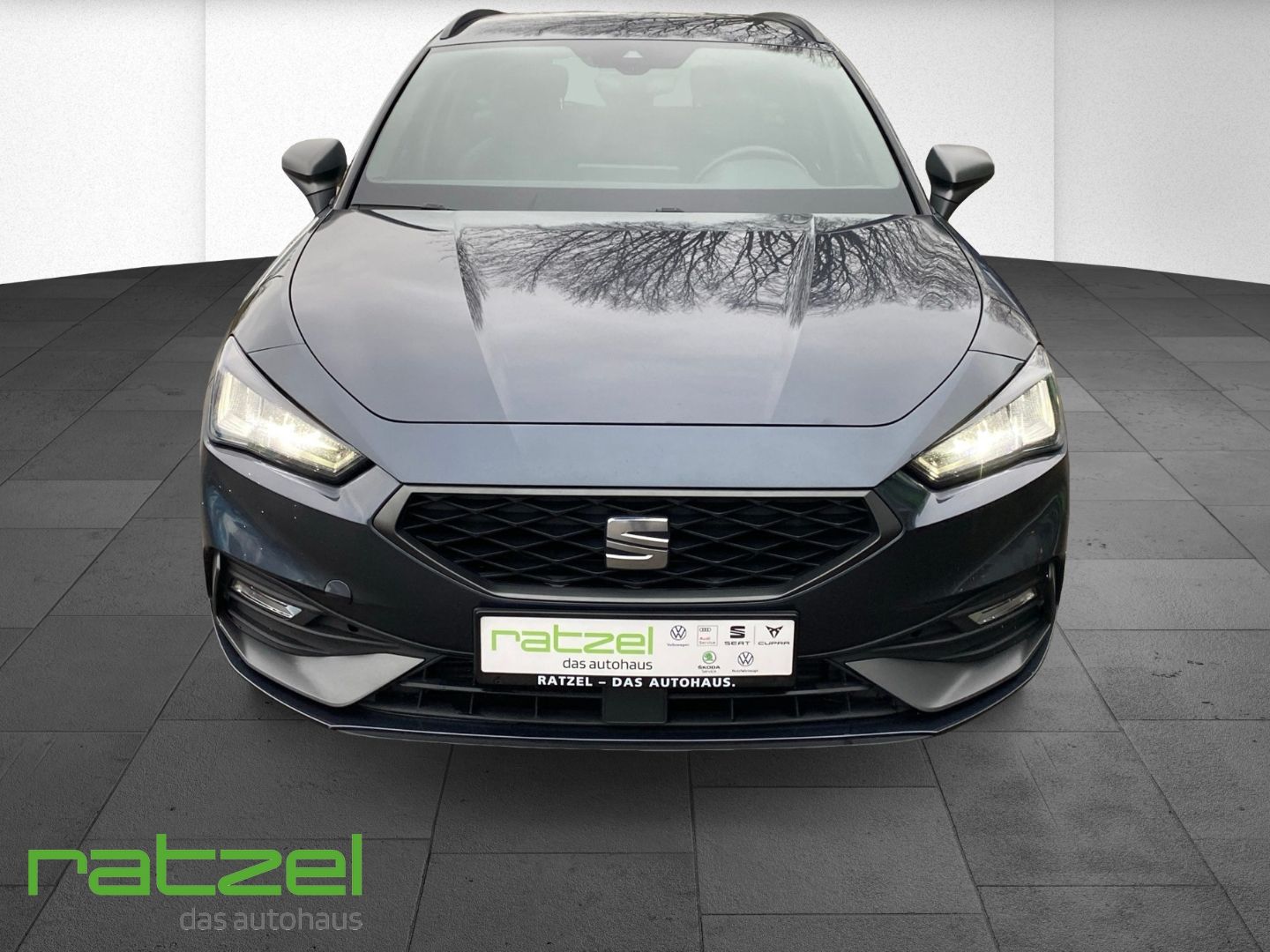 Fahrzeugabbildung SEAT Leon 1.5 eTSI Sportstourer FR Automatik Navi Dig