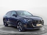 Audi RS Q8 SUV RS Sportabgasanlage, AHK, Optik schwar - blaue Audi RSQ8