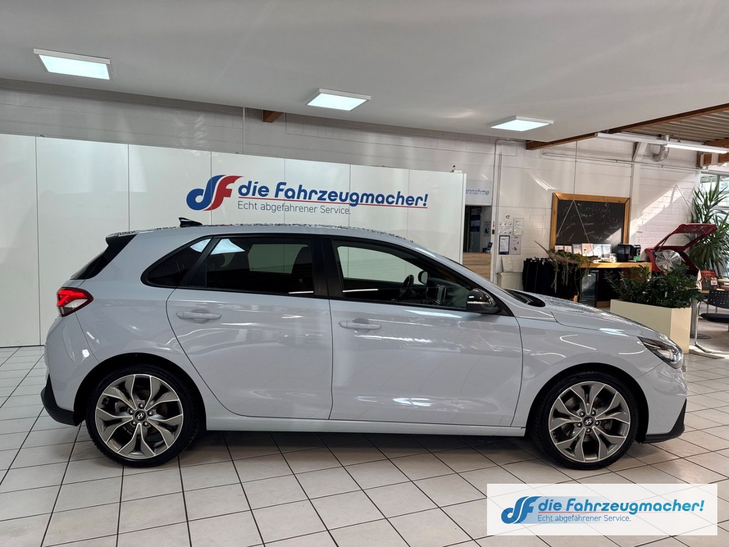Fahrzeugabbildung Hyundai i30 N Line 1.4 T-GDI EU6d-T Sportpaket El. Panod