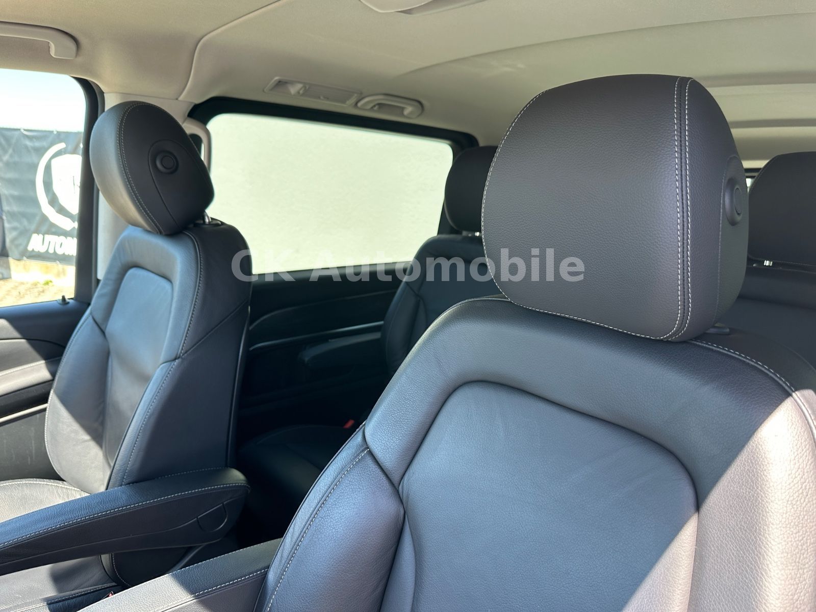 Fahrzeugabbildung Mercedes-Benz V250d AVANTGARDE EDITION 4MATIC lang/7 Sitze