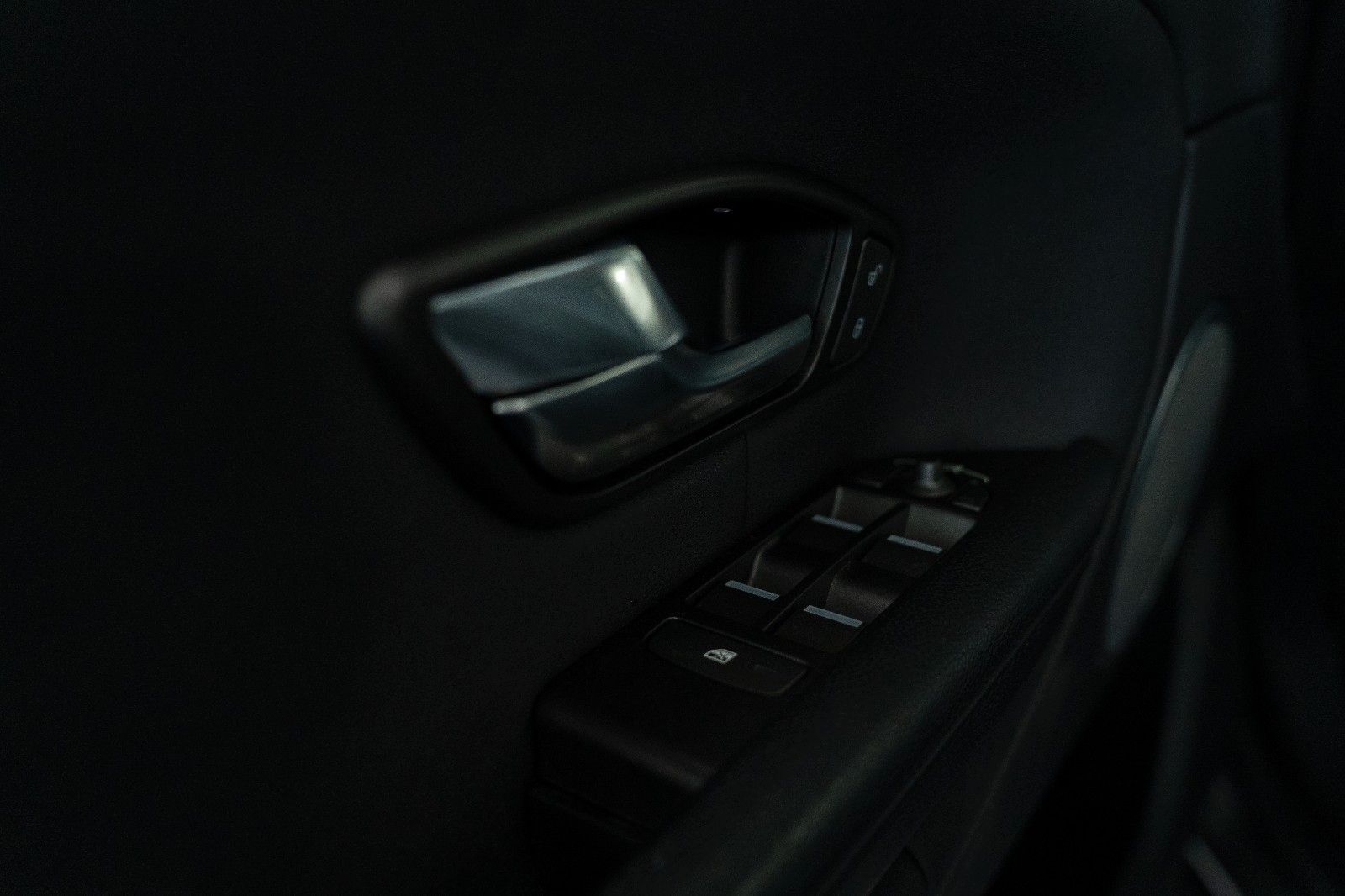 Fahrzeugabbildung Land Rover Range Rover Evoque SE 4x4 AUTOM/PANO/SHZ