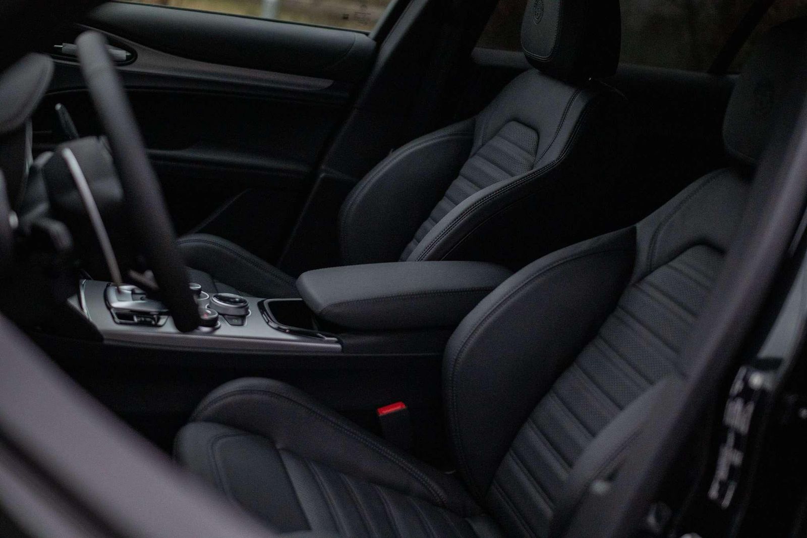 Fahrzeugabbildung Alfa Romeo Stelvio Veloce 2.2D Q4 vom AR Vertragshändler