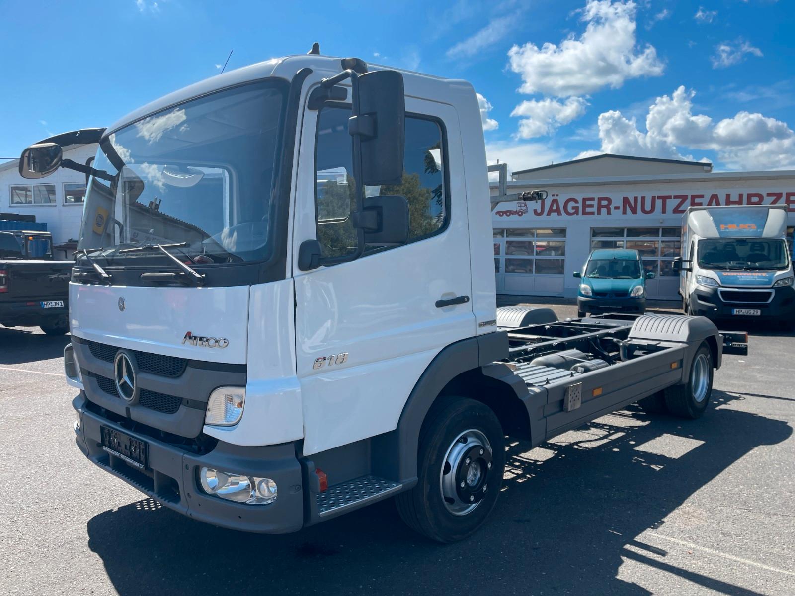 Mercedes-Benz Atego 818L Chassis mit Nebenantrieb