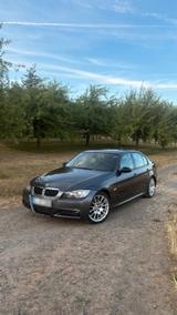 BMW E90 320si - BMW 320: 320si E90