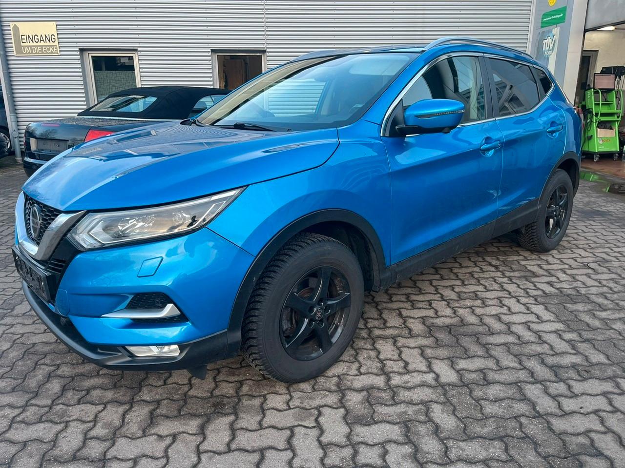 Nissan Qashqai Tekna "8-fach bereift, AHK, 360° Kam."