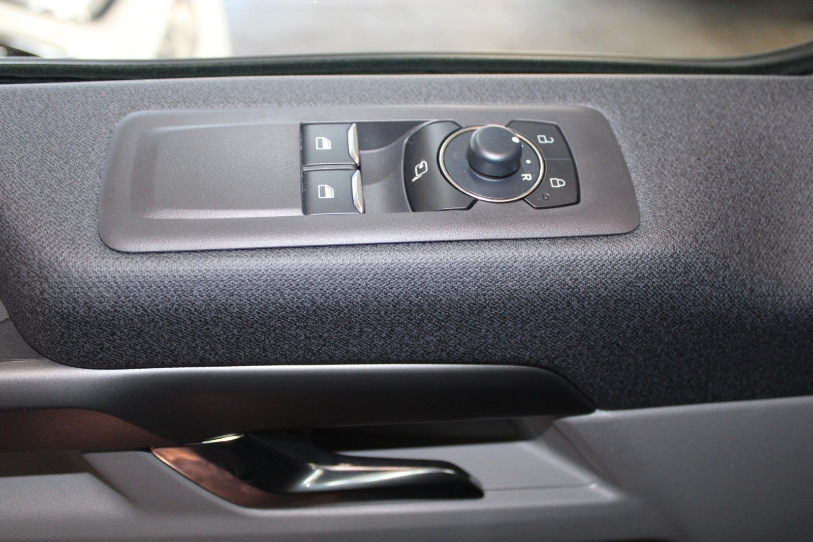 Fahrzeugabbildung Ford Transit Custom Bürstner COPA L1 Titanium MARKISE