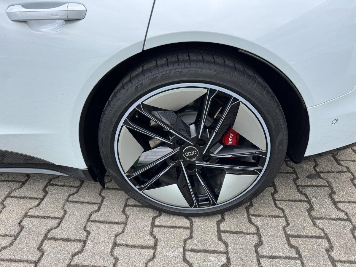Audi e-tron RS GT quattro Carbon Top-View Headup 21Zo