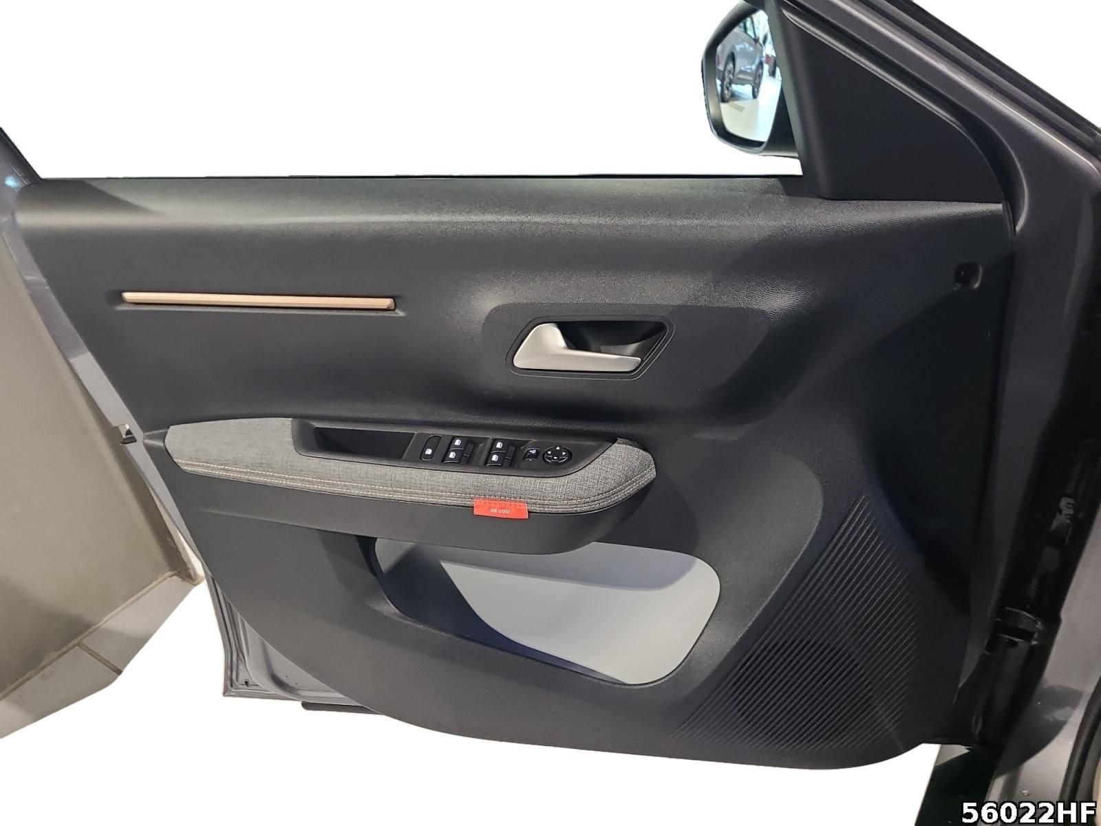 Fahrzeugabbildung Citroën C3 Aircross Plus Turbo 100 PS MT