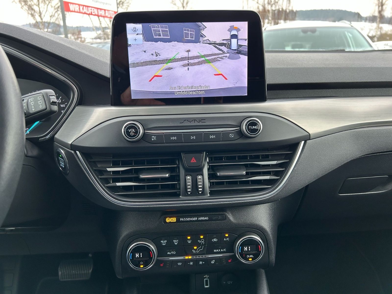 Fahrzeugabbildung Ford Focus Turnier Titanium°LED°Kamera°Navi°