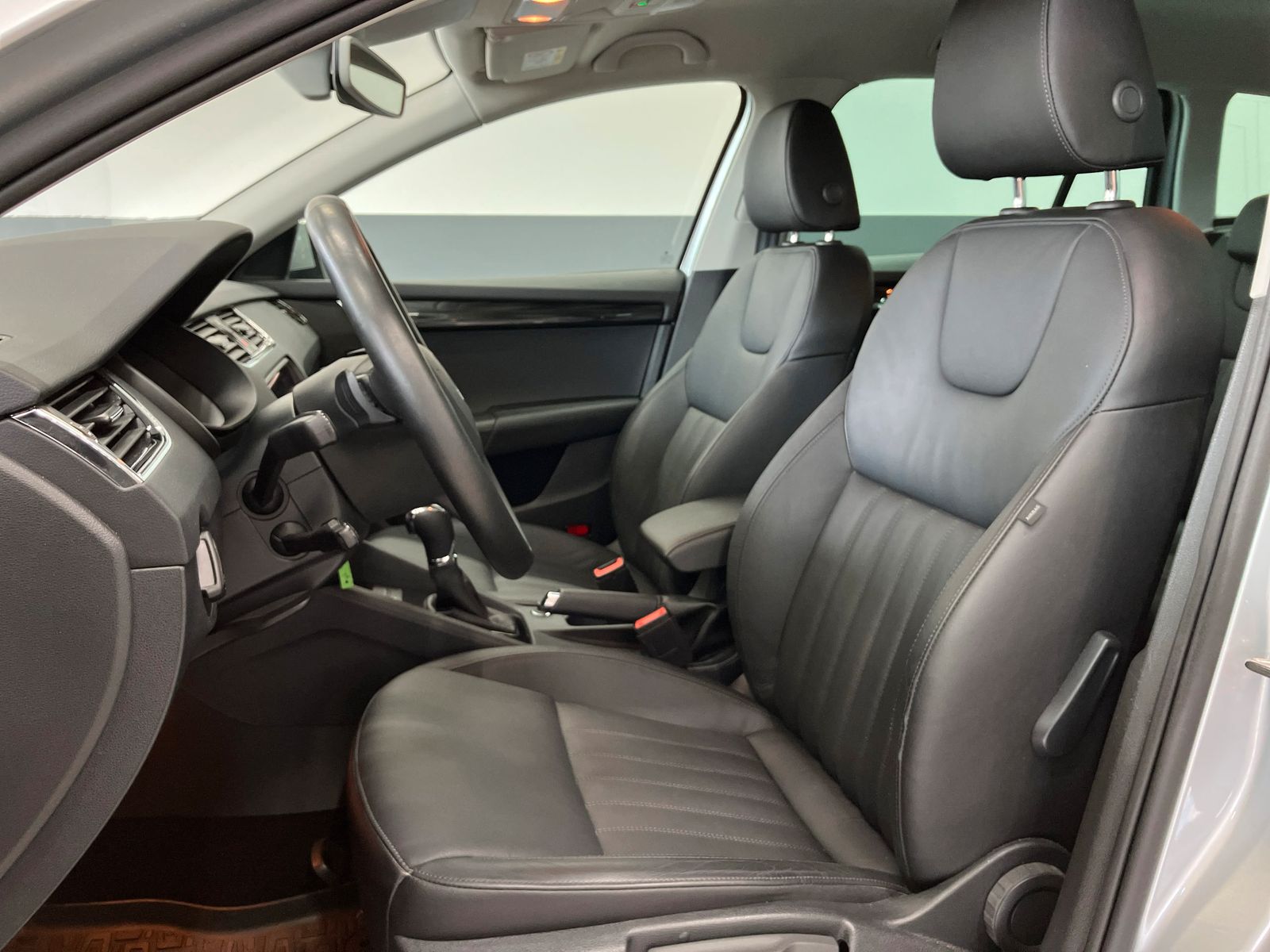 Skoda Octavia Style 2,0l TDI * SHZ NAVI LED KLIMA* foto 10