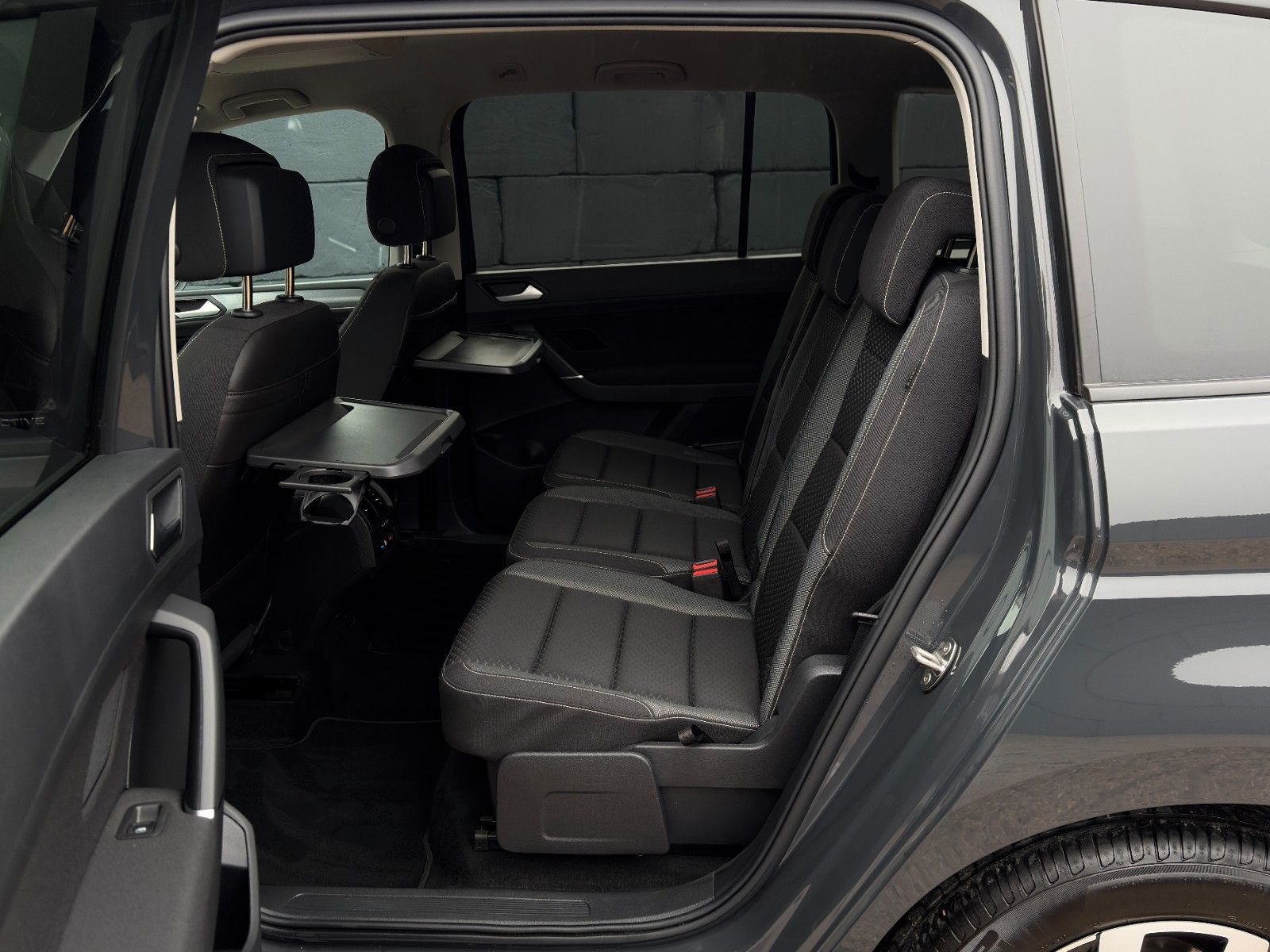 Fahrzeugabbildung Volkswagen Touran 1.5 TSI DSG Active Kamera ACC LED LHZ SHZ