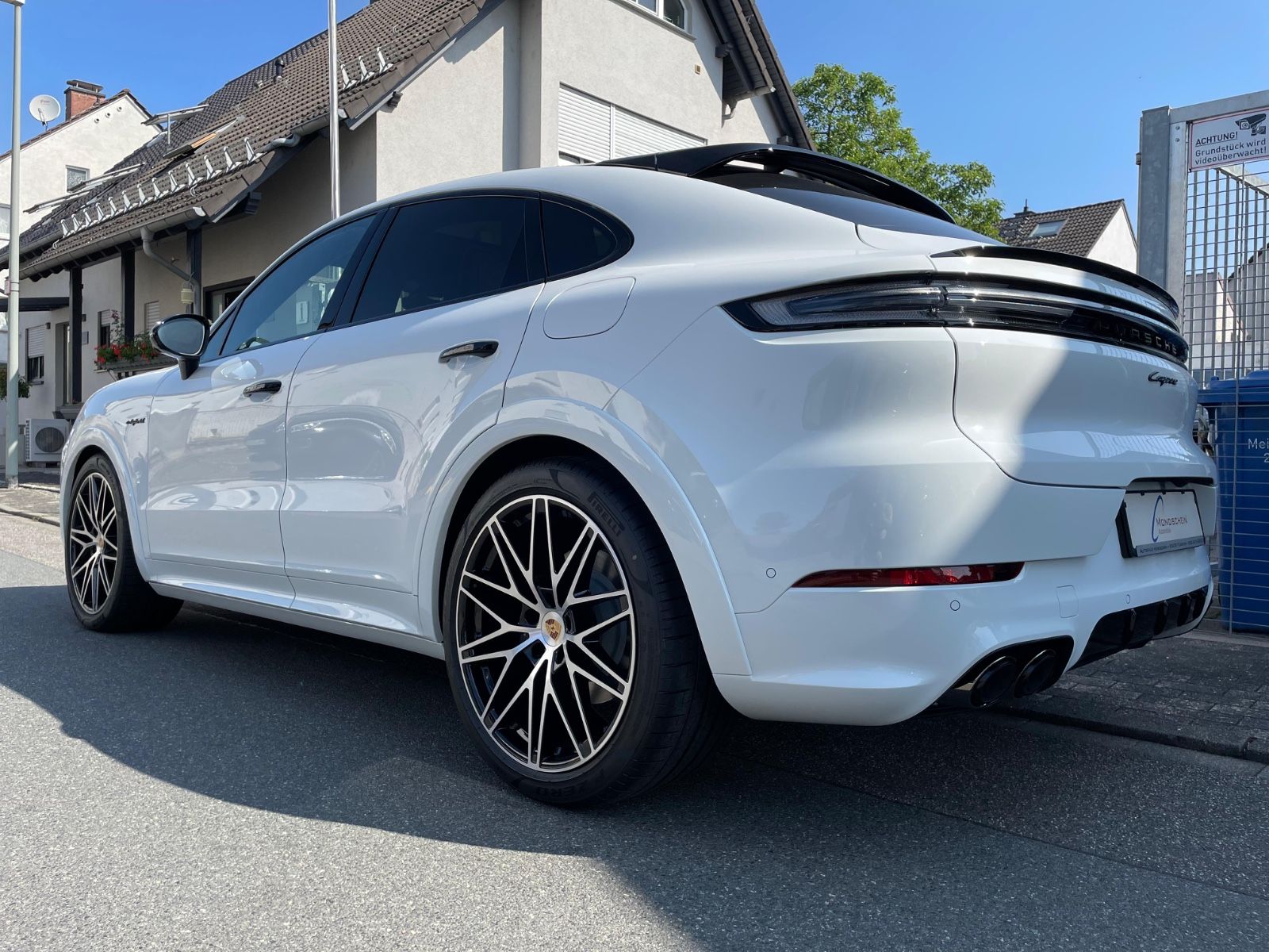 Fahrzeugabbildung Porsche Cayenne E-Hybrid Coupé |ACC|360°|SportDesign|22"