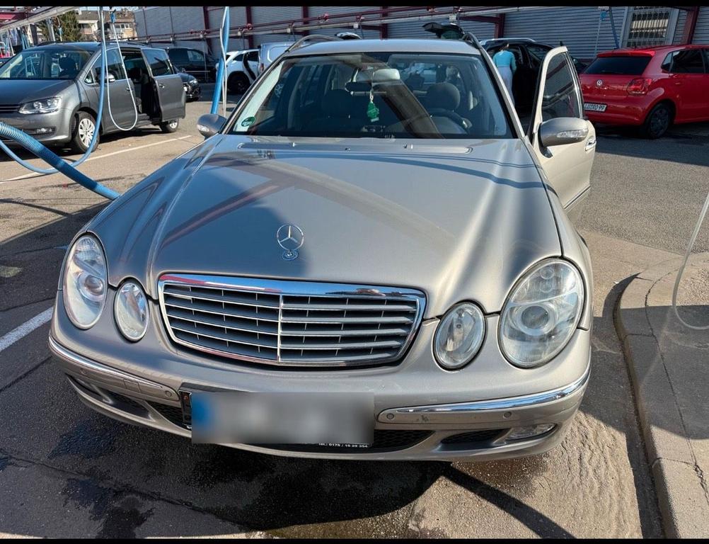 Mercedes-Benz E 220