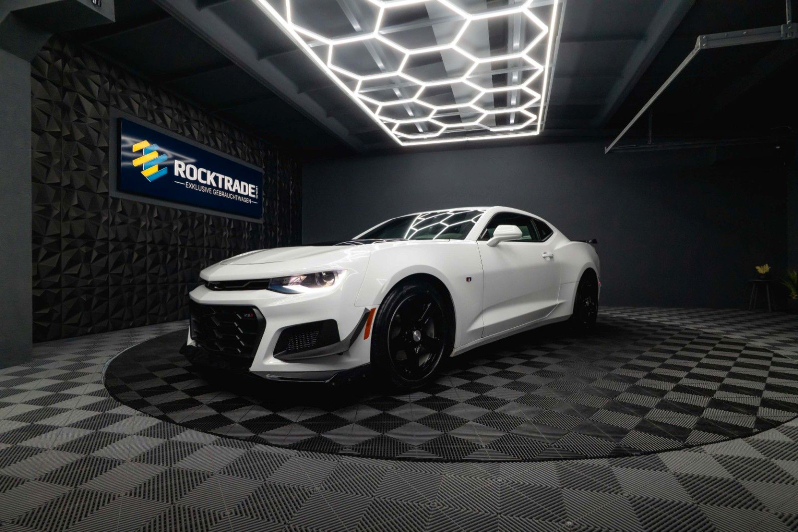 Fahrzeugabbildung Chevrolet Camaro 2.0 Turbo Coupe ZL1 Package *CarPlay*LED*