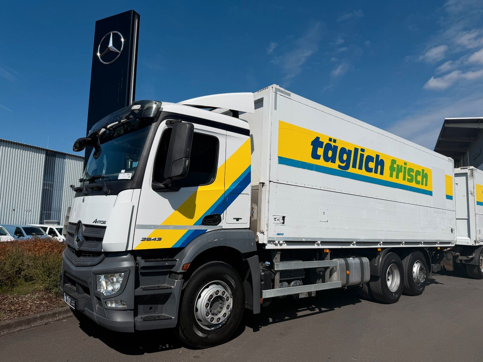 Fahrzeugabbildung Mercedes-Benz Antos 2543 L Schwenkwand LBW BÄR 2.500kg AHK