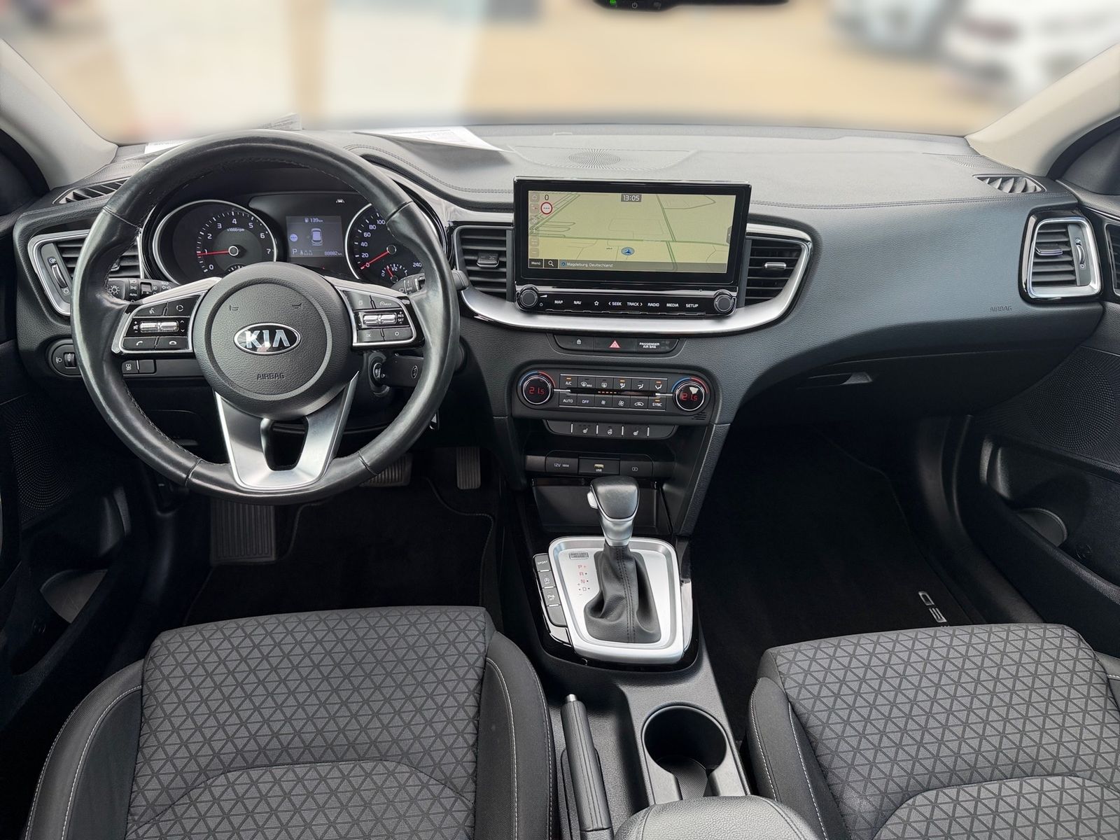 Fahrzeugabbildung Kia CEED_5 1.5T DCT7 VISION KOMF NAV