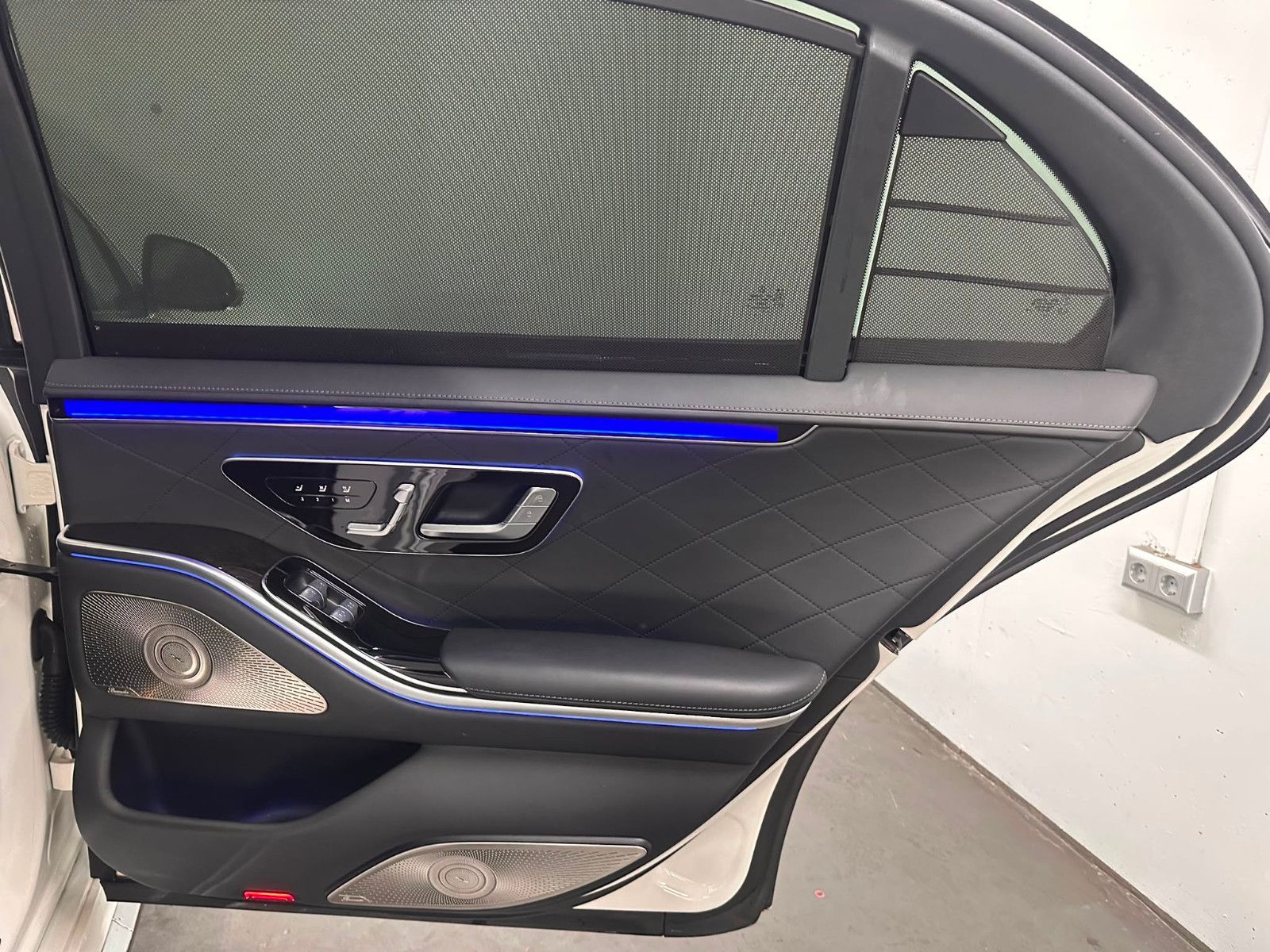 Fahrzeugabbildung Mercedes-Benz S 500 4MATIC L *AMG-LINE*PANORAMA*TV*STANDH*
