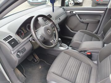 Volkswagen Touran - 5