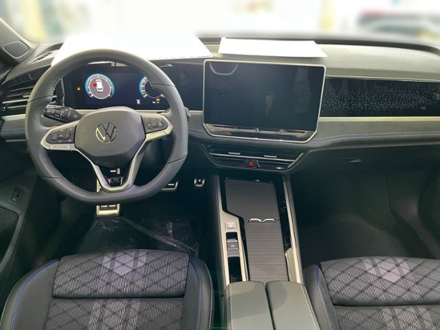 Fahrzeugabbildung Volkswagen Passat 2.0 TDI DSG R-LINE AHK STDHZG