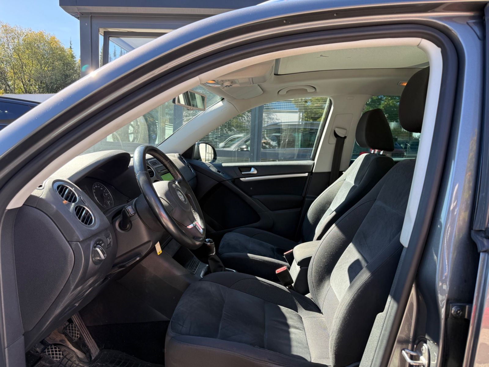 VW Tiguan Tiguan Sport & Style 2.0 TDI 4Motion*Panorama*, Ansicht 6