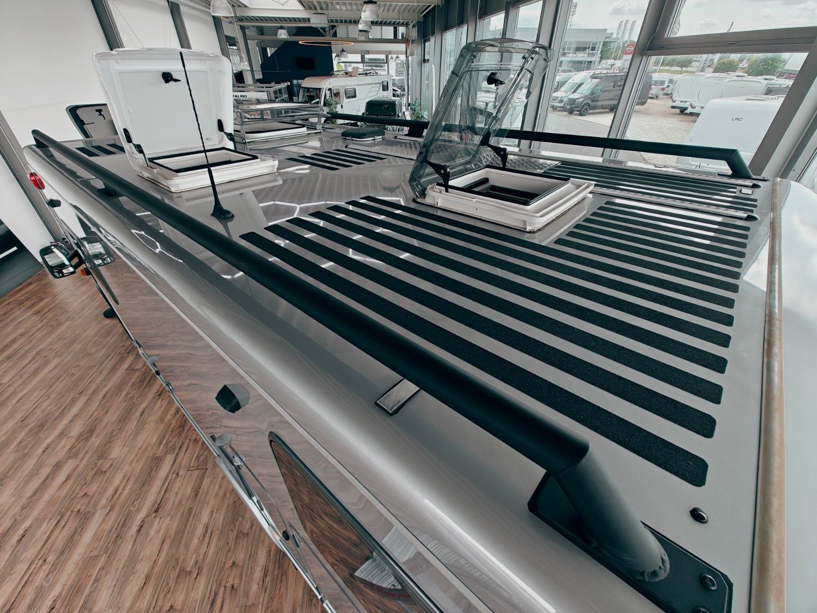 Fahrzeugabbildung HYMER / ERIBA / HYMERCAR ML - T 580 4x4 RSX - DRAUZZEN®