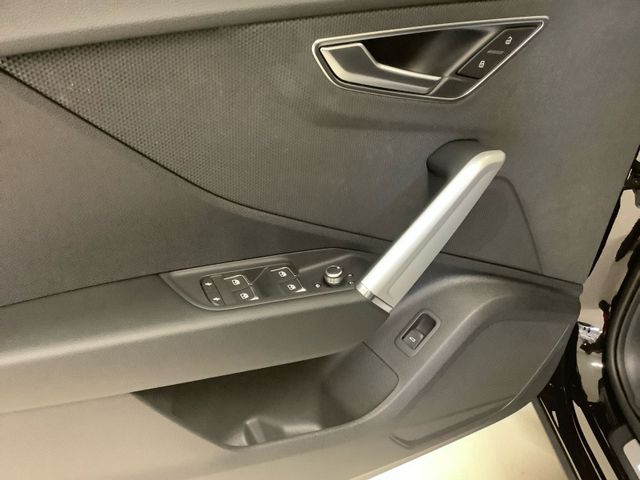Q2 advanced 35 TFSI S tronic,Carplay,PDC plus,Ka