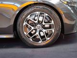 Mercedes-Benz E 220 d AVANTGARDE tonkabraun Ahorn KEYLESS DAB - gebrauchte Mercedes-Benz E 220 aus dem Jahr 2025