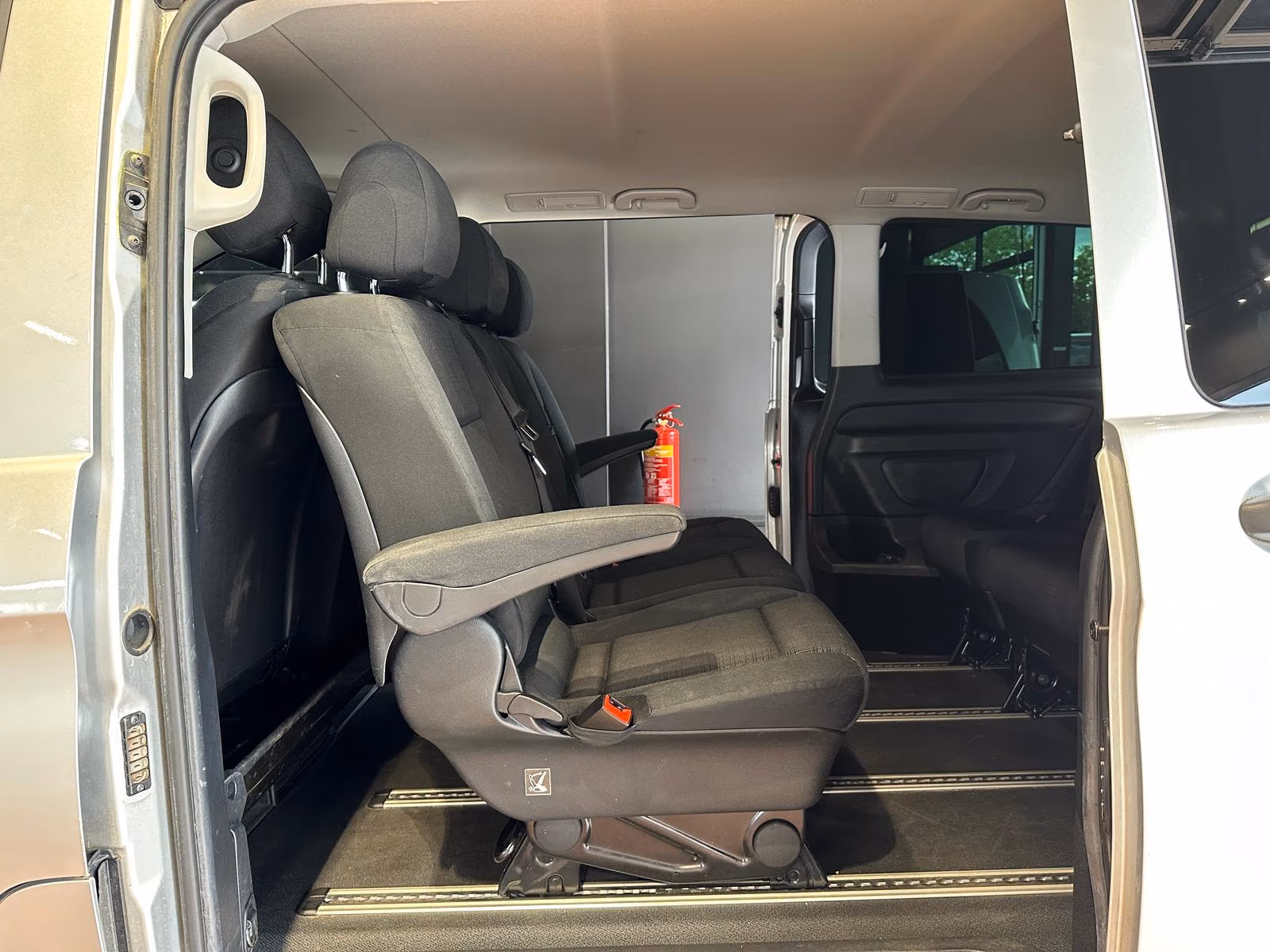Mercedes-Benz VITO TOURER 114 LANG 9SITZE 2xSCHIEBETÜR 2xKLIMA