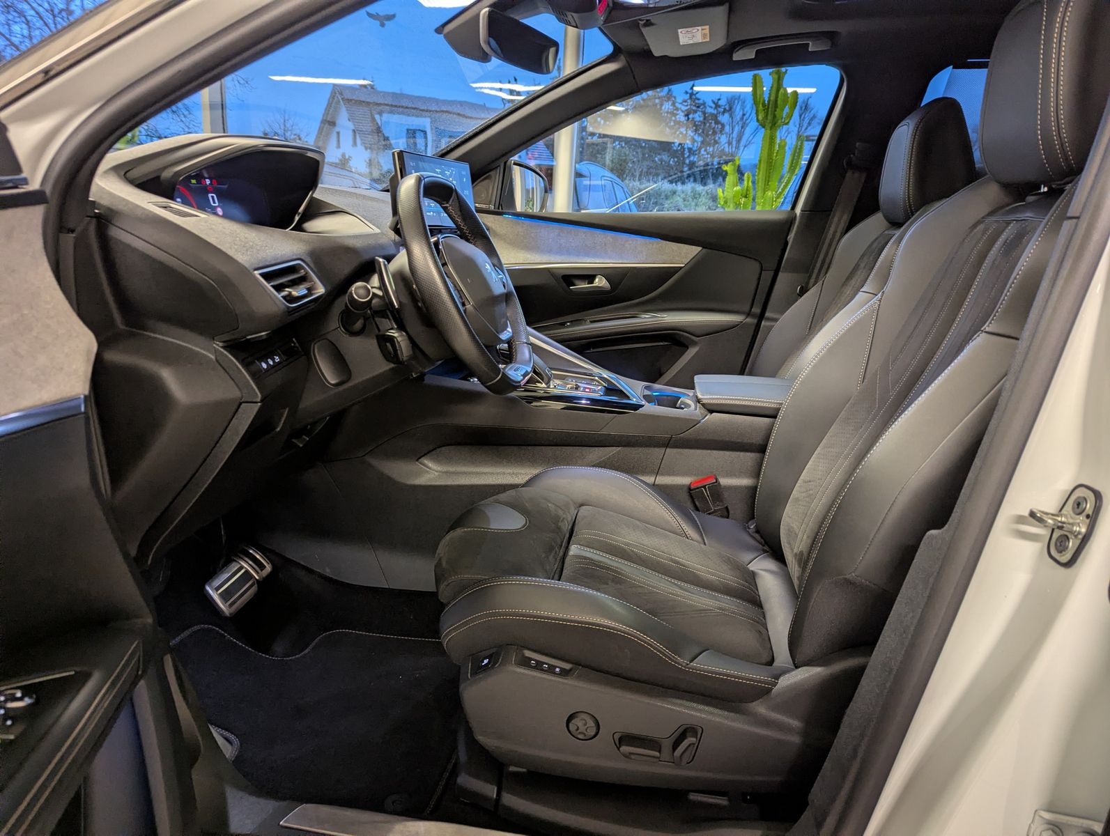 PEUGEOT 5008 GT Allure Pack Kamera LED Pano 7-Sitze AHK - Image 11