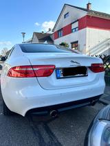 Jaguar XE 25t 250PS Pure Automatik Pure - Jaguar XE: Pure