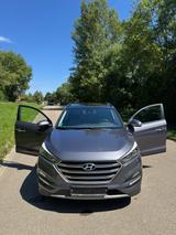 Hyundai TUCSON 1,7 CRDI Top Zustand - Hyundai Gebrauchtwagen in Freiburg