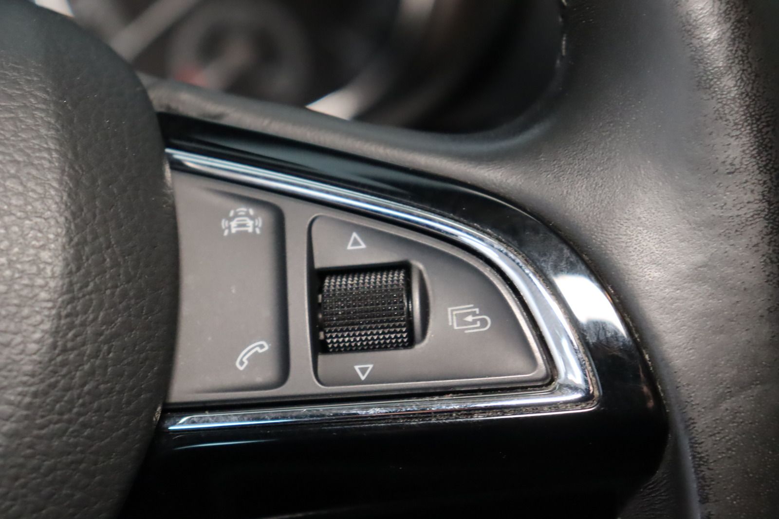 Fahrzeugabbildung SKODA Octavia Combi 2.0 TDI 4 x4 1. Hand Ambition
