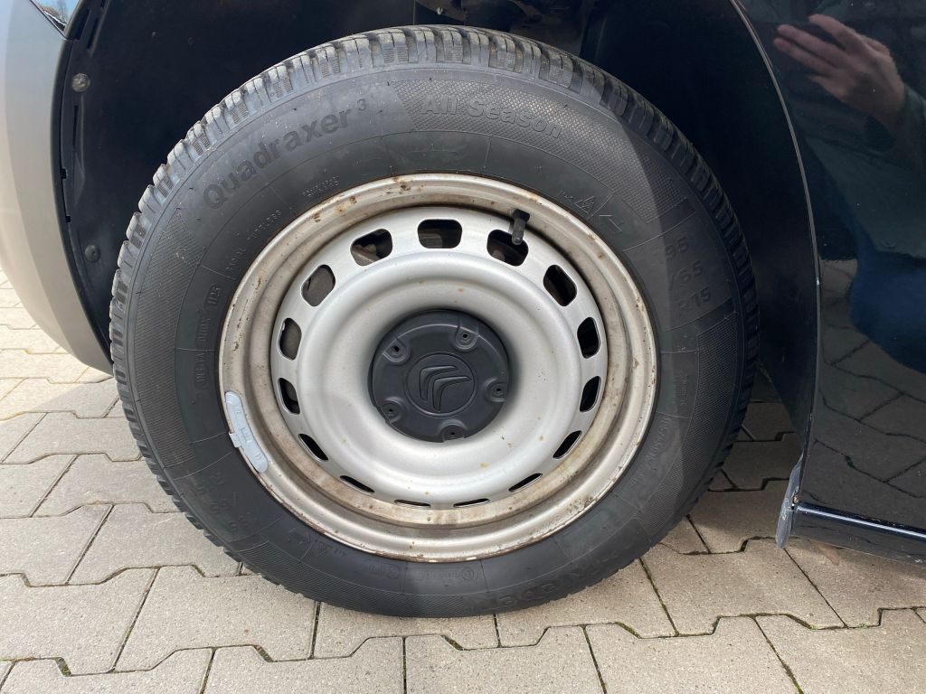 Fahrzeugabbildung Citroën Berlingo 1.5 Diesel 100 M S&S Club *AZV*Sitzh*PD