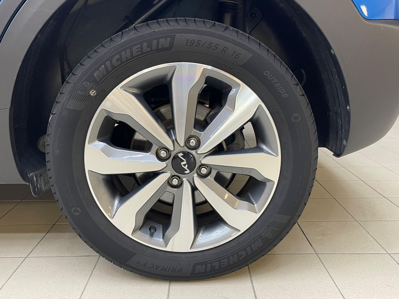 Fahrzeugabbildung Kia Stonic 1.0 T-GDI NAVI+KAM+PDC+MFL+TEMP+APPLE+DAB