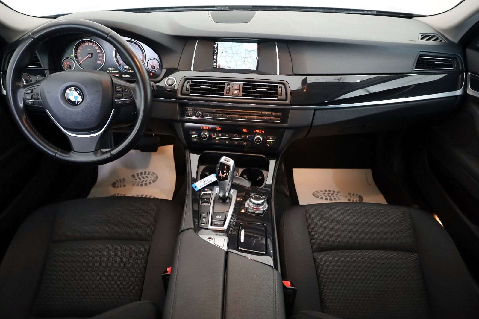 Fahrzeugabbildung BMW 525 d xDrive Touring,Navi,SH,Harman-Kardon,SR+WR